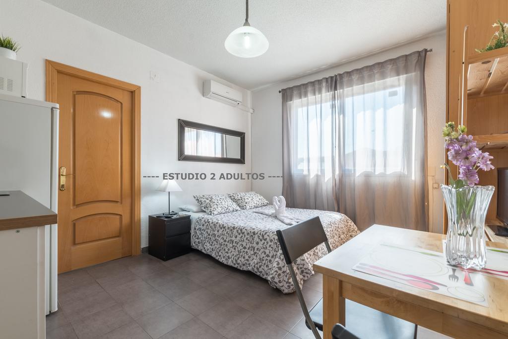 Apartamentos Arapiles Madrid Exteriör bild